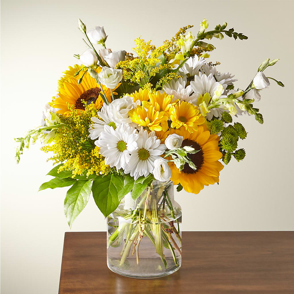 Hello Sunshine Bouquet – Heavenly Plants, Regina SK