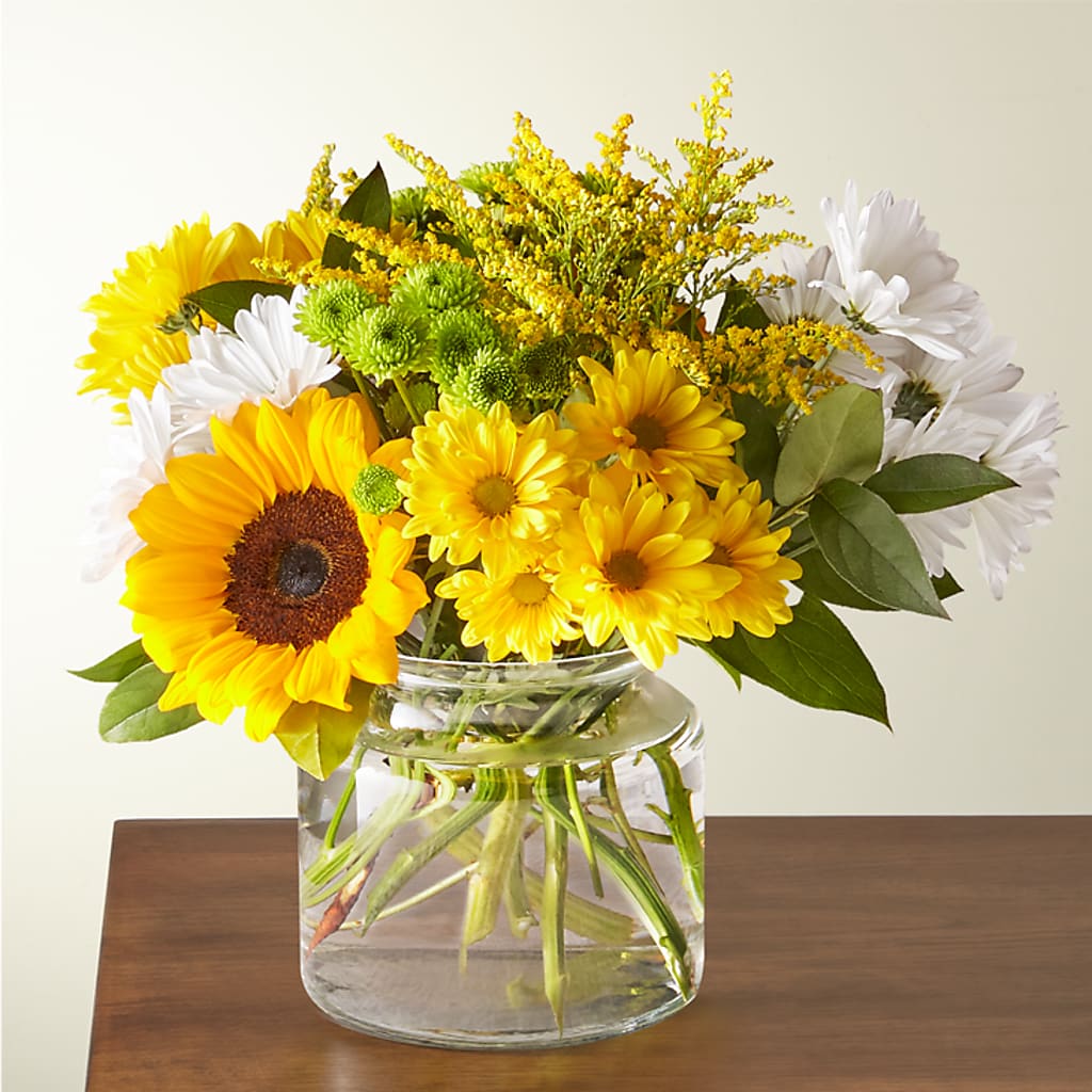 Hello Sunshine Bouquet – Heavenly Plants, Regina SK