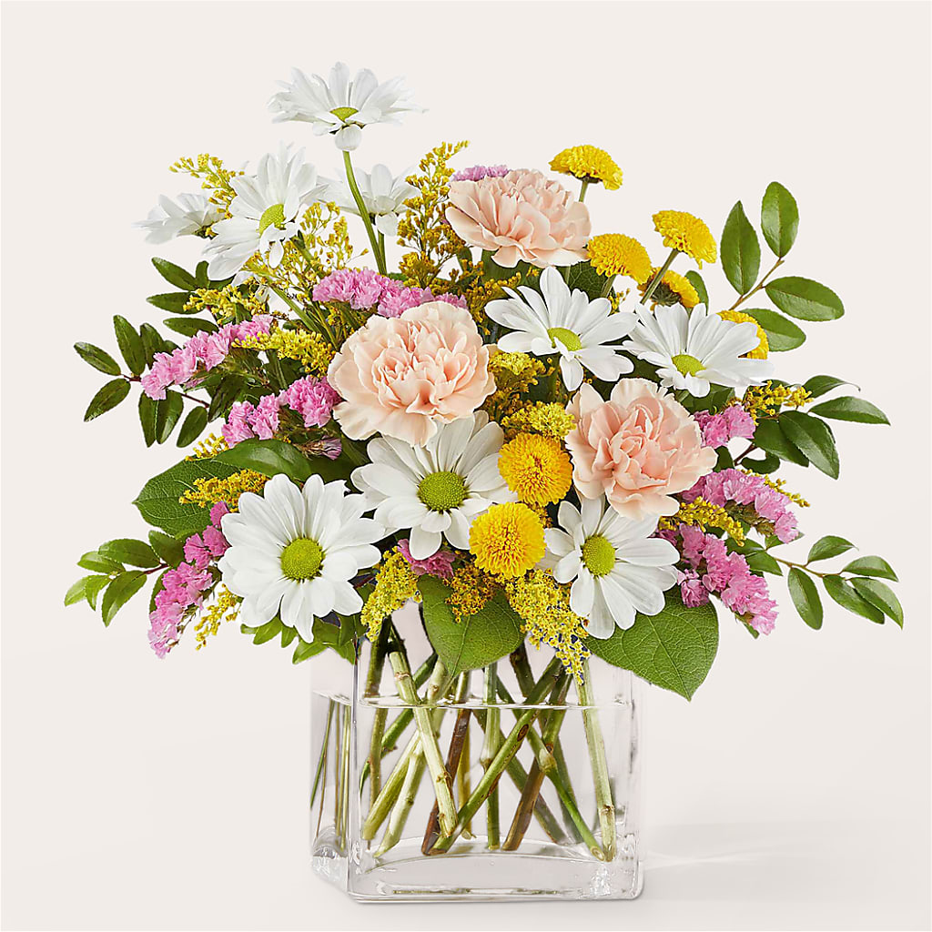 Country Cottage Bouquet – Heavenly Plants, Regina SK