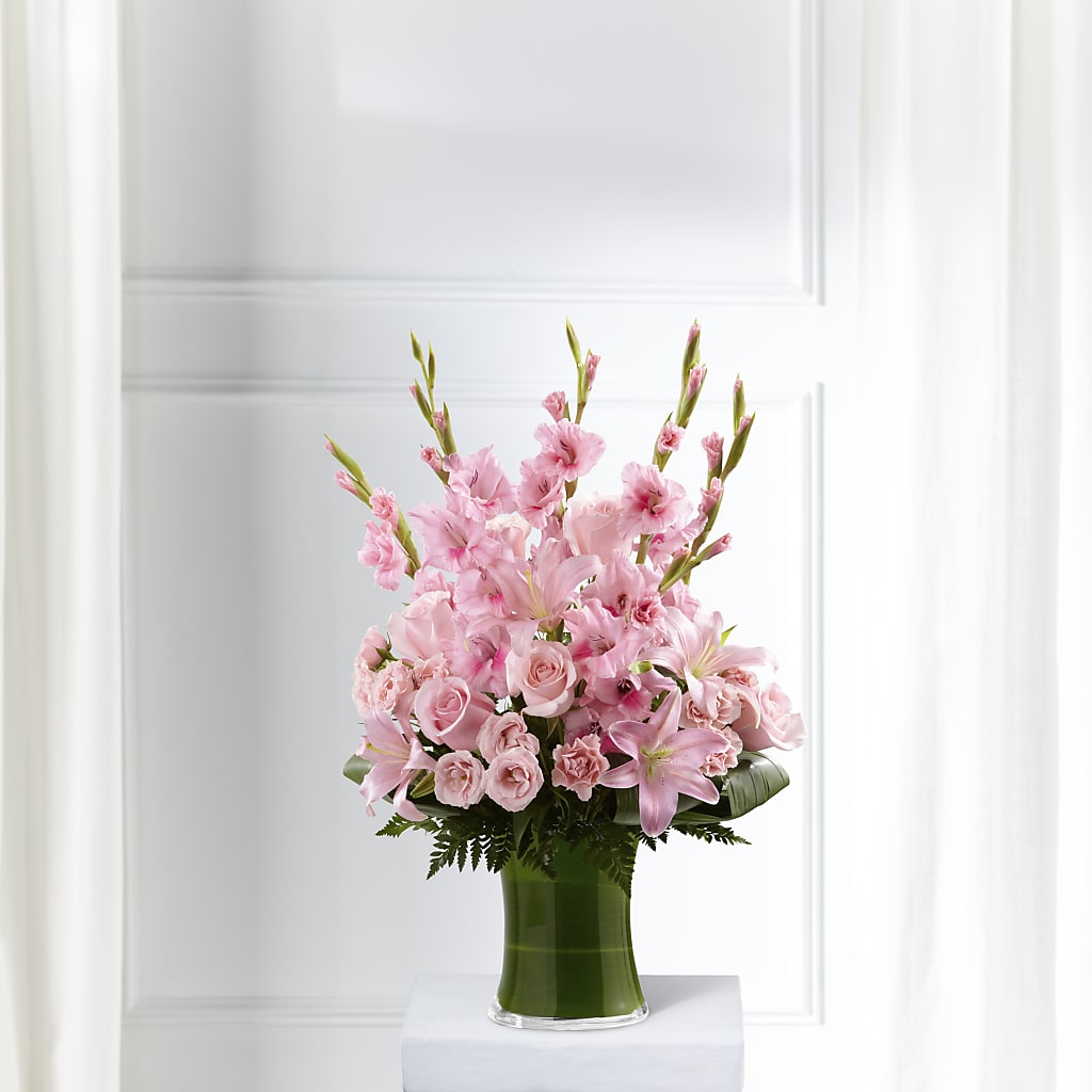 Lovely Tribute Bouquet – Heavenly Plants, Regina SK