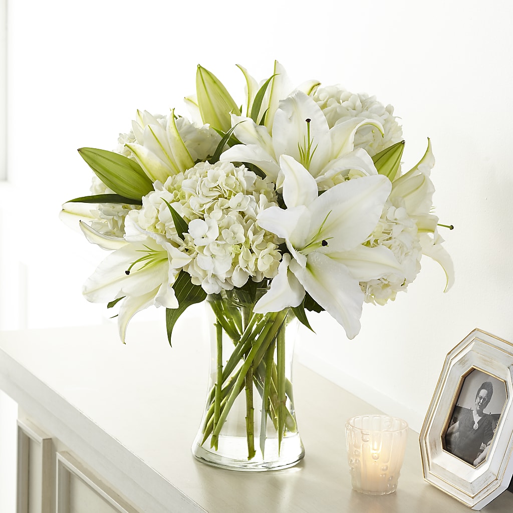 Compassionate Lily Bouquet – Heavenly Plants, Regina SK
