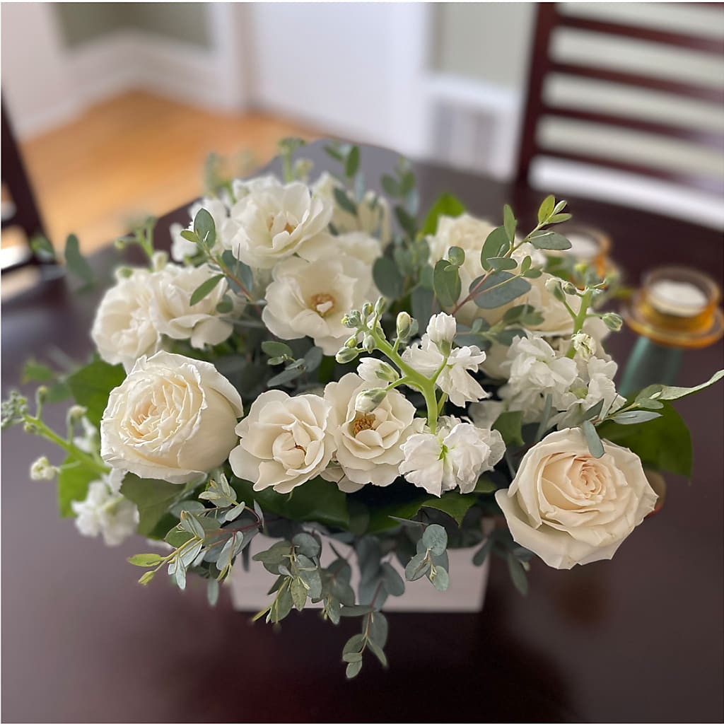 Fresh Linen Box Bouquet –  Heavenly Plants, Regina SK