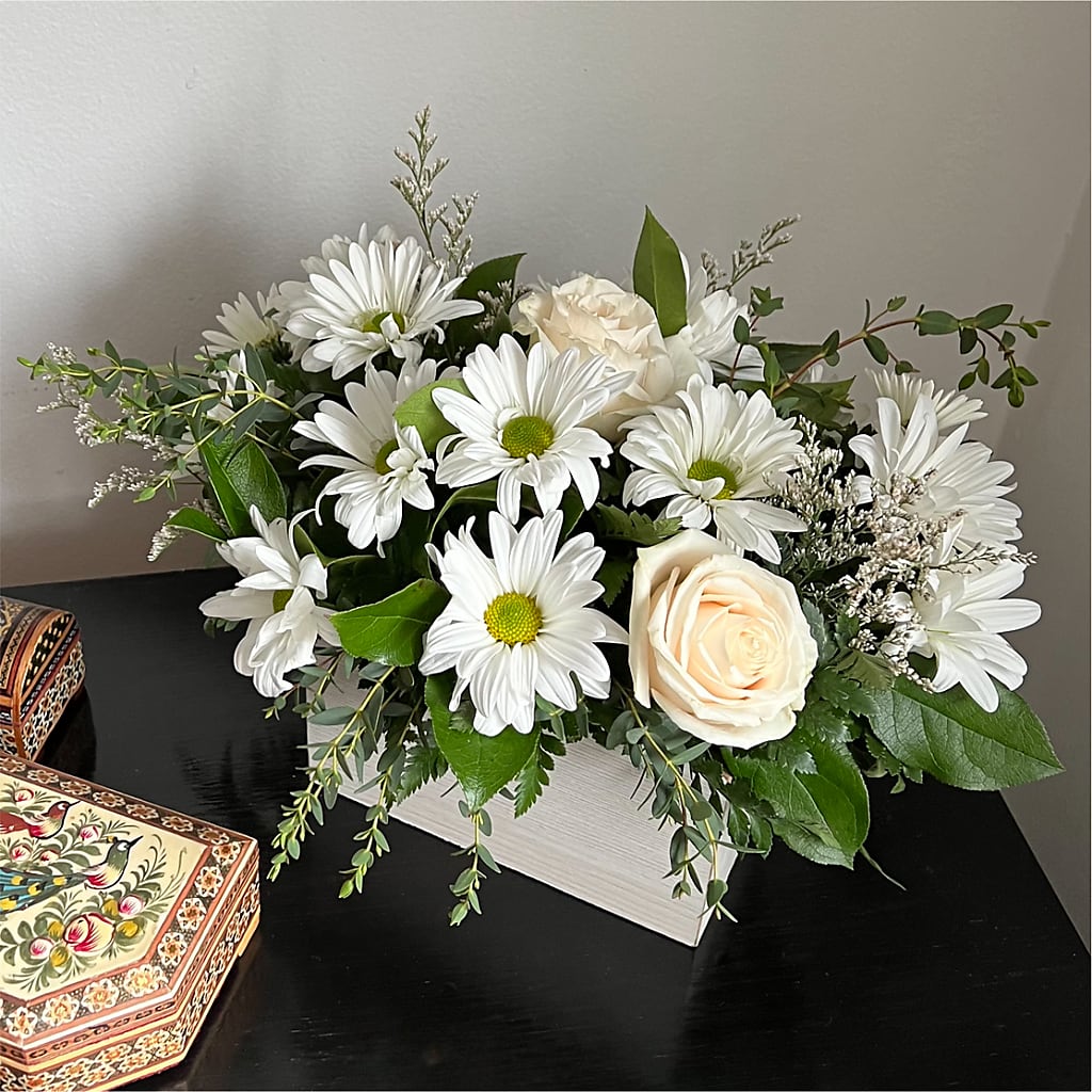Fresh Linen Box Bouquet –  Heavenly Plants, Regina SK