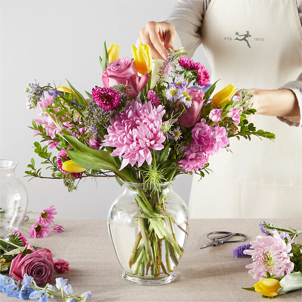 Pastel Tradition - A Florist Original –  Heavenly Plants, Regina SK