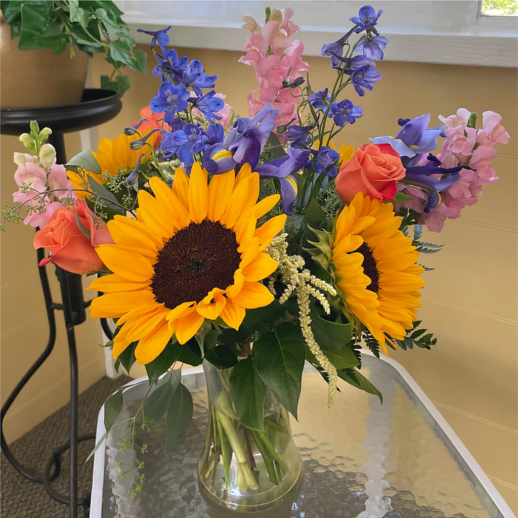 Rays of Life Bouquet –  Heavenly Plants, Regina SK