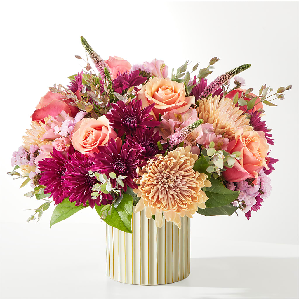 Berry Cobbler Bouquet with Ivory Vase –  Heavenly Plants, Regina SK