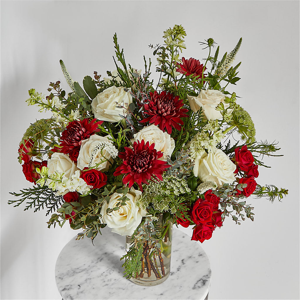 Favorite Traditions Bouquet –  Heavenly Plants, Regina SK