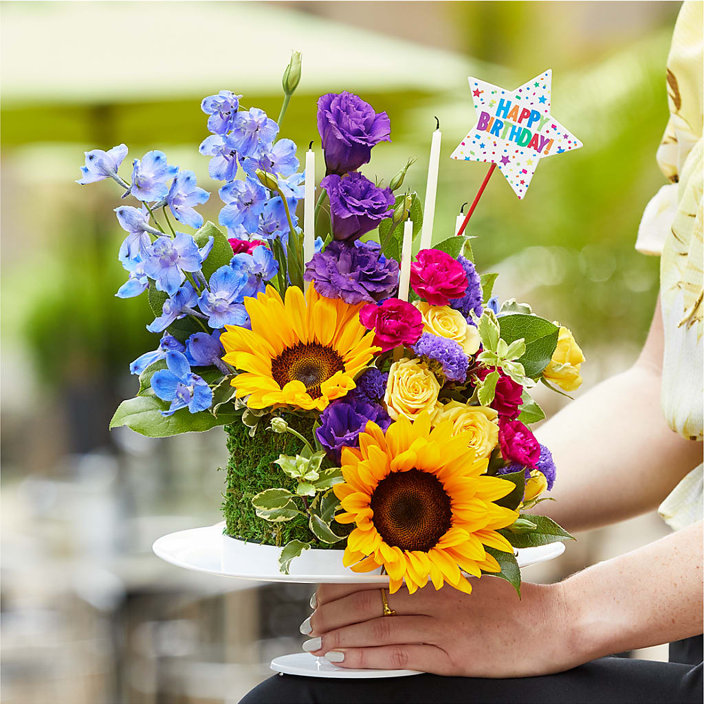 Star of the Day Floral Cake –  Heavenly Plants, Regina SK