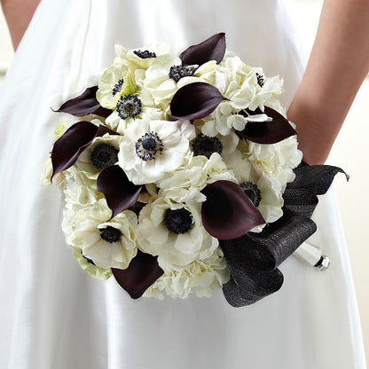 To Have and To Hold Bouquet –  Heavenly Plants, Regina SK