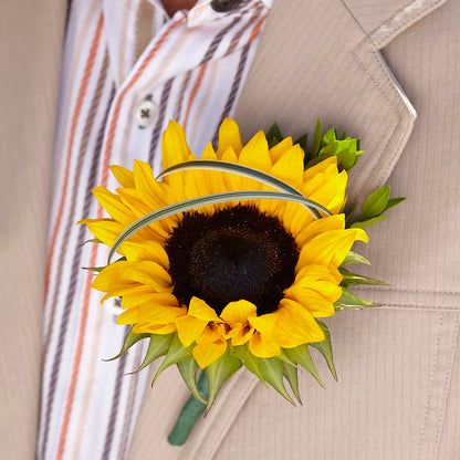 Free Spirit Boutonniere –  Heavenly Plants, Regina SK